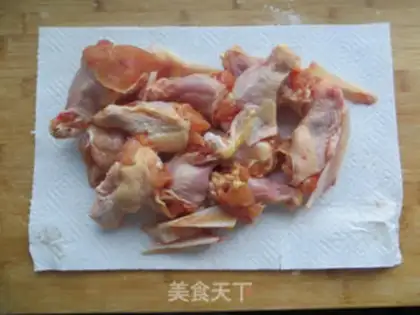 Make Cracker-coated chicken wings step 0
