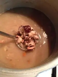 Make Ink fish and bean soup step 11