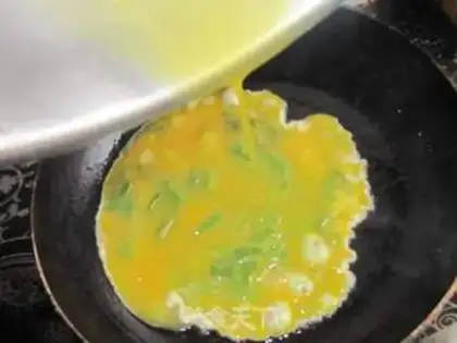 Make Eggs from the fragrance stand step 6