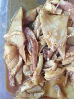 Make Black pepper squid fried potatoes step 3