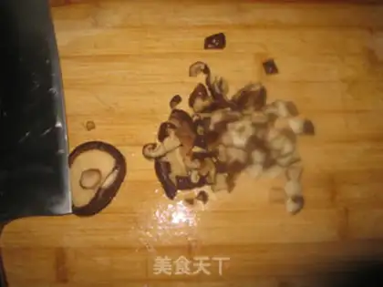 Make Homemade mushroom sauce step 2