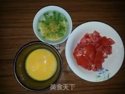 Make Tomato egg noodles step 1