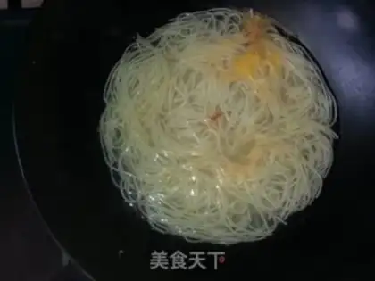 Make Tomato egg noodles step 4