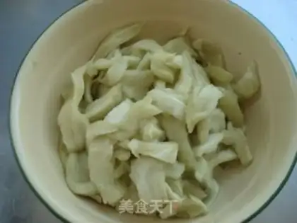 Make Garlic pasta step 1
