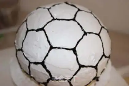 Make Football cake step 20