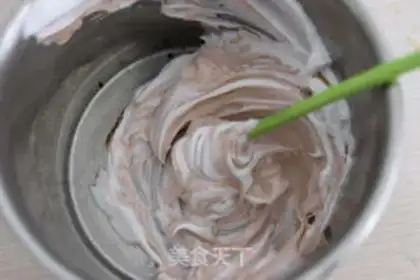 Make Football cake step 21