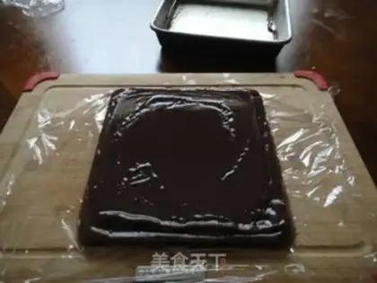 Make Football cake step 24
