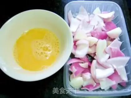 Make Onion fried eggs step 0