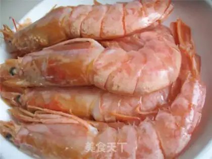 Make Cheese and wine and shrimp step 0