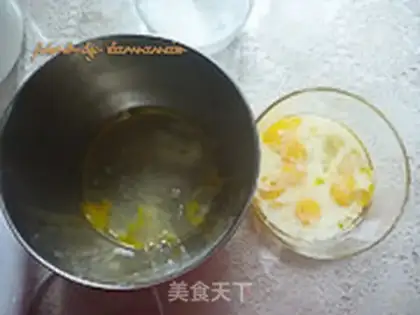 Make Strawberry roll step 1