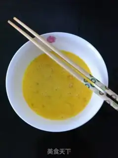 Make cucumber-mucked eggs step 1