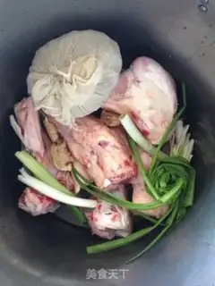 Make Wing Nan Bee soup step 1