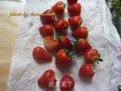 Make Strawberry roll step 13