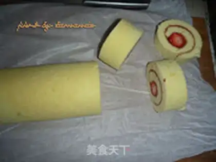 Make Strawberry roll step 17