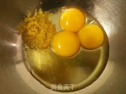 Make Lemon honey twirl cake step 3