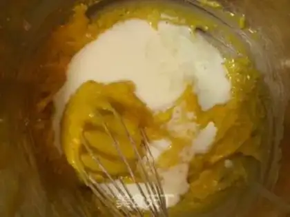 Make Lemon honey twirl cake step 5