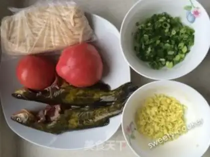 Make Tomato fish noodles step 0