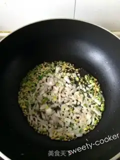 Make Tomato fish noodles step 3