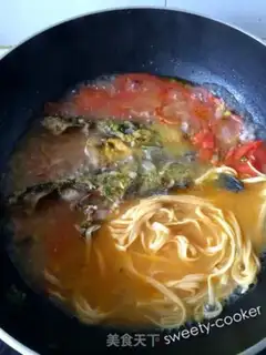 Make Tomato fish noodles step 7