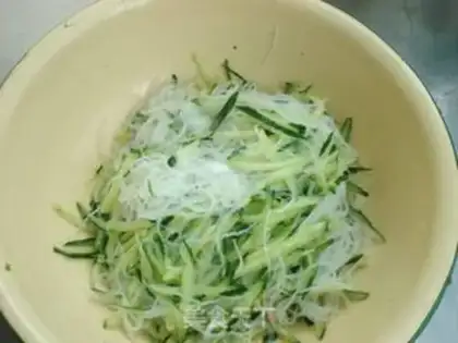 Make A cucumber mix fan step 4