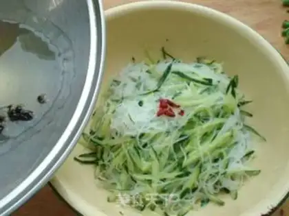 Make A cucumber mix fan step 5