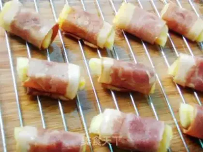 Make Pineapple bacon roll step 4