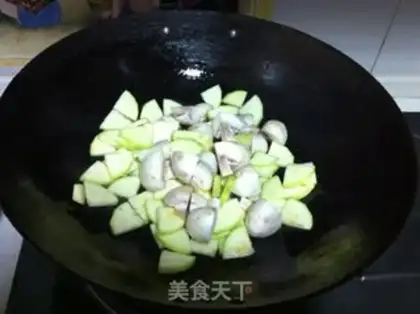 Make Double mushroom egg soup step 1