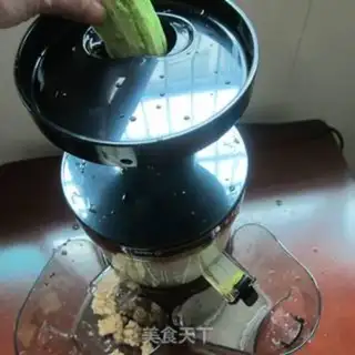 Make Pear cucumber juice step 4
