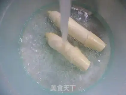 Make The green peppers, the black and white step 2