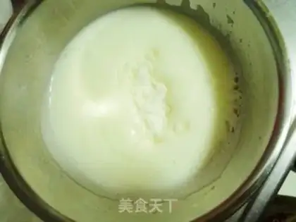 Make Carnation cake step 7