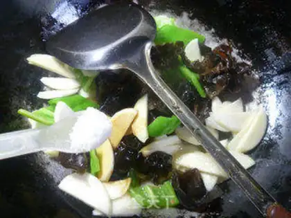 Make The green peppers, the black and white step 10