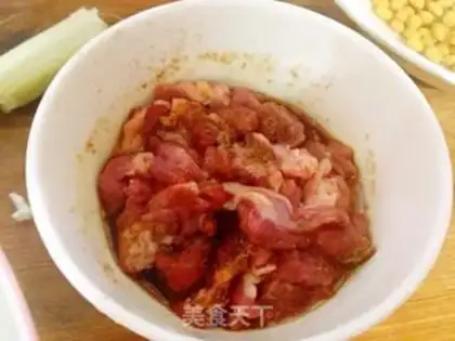 Make Tomato beef for noodles step 1