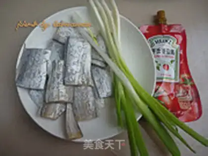 Make Tomato sauce with fish step 0
