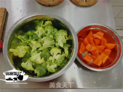 Make Cheese and shrimp and broccoli step 2
