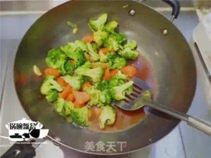 Make Cheese and shrimp and broccoli step 11