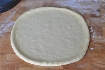 Make Classic Hawaiian pizza step 9