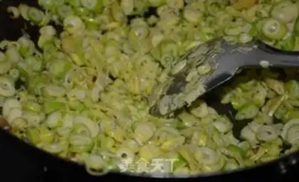 Make Spring fried eggs step 2
