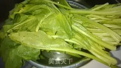 Make Garlic spinach step 0