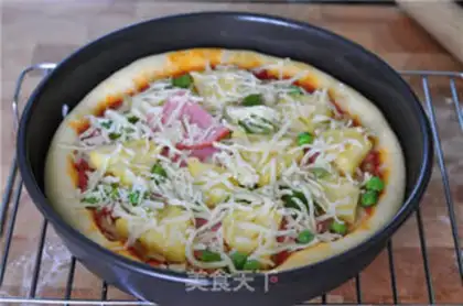 Make Classic Hawaiian pizza step 20