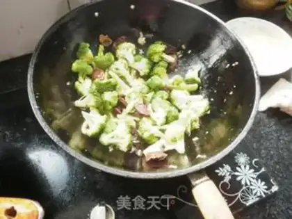Make Orchid fried sausage step 3
