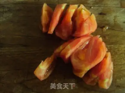 Make Tomato fried eggs step 2