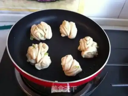 Make Scrambled rolls step 8