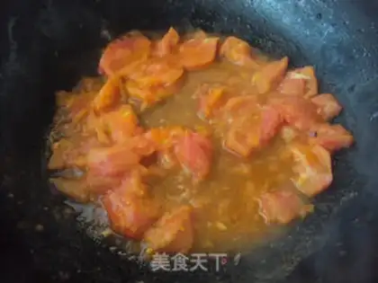 Make Tomato fried eggs step 5