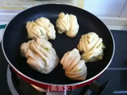 Make Scrambled rolls step 10