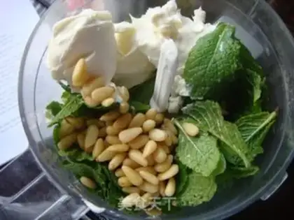 Make Fries with mint cheese sauce step 0