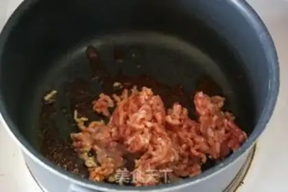Make Korean tofu soup step 1