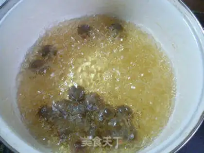 Make The quail egg cinnamon soup step 3