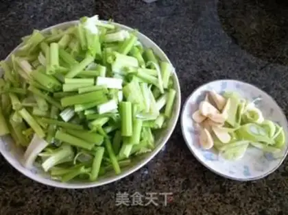 Make Celery fried sausage step 1