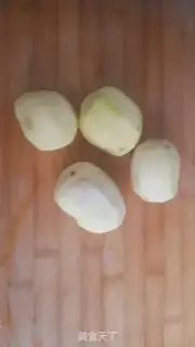 Make Pig hoof potatoes step 0
