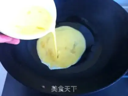 Make Shrimp fried eggs step 2